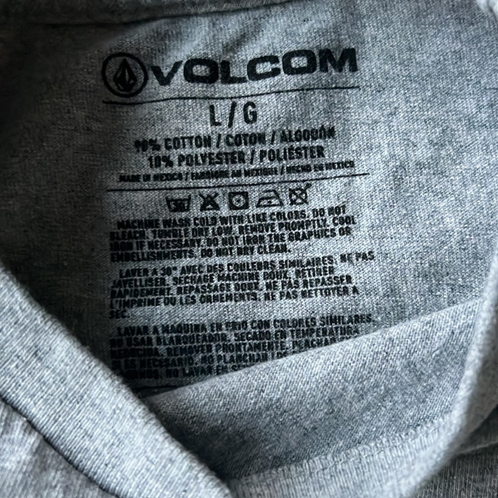 Volcom t-shirt - Picture 3 of 3